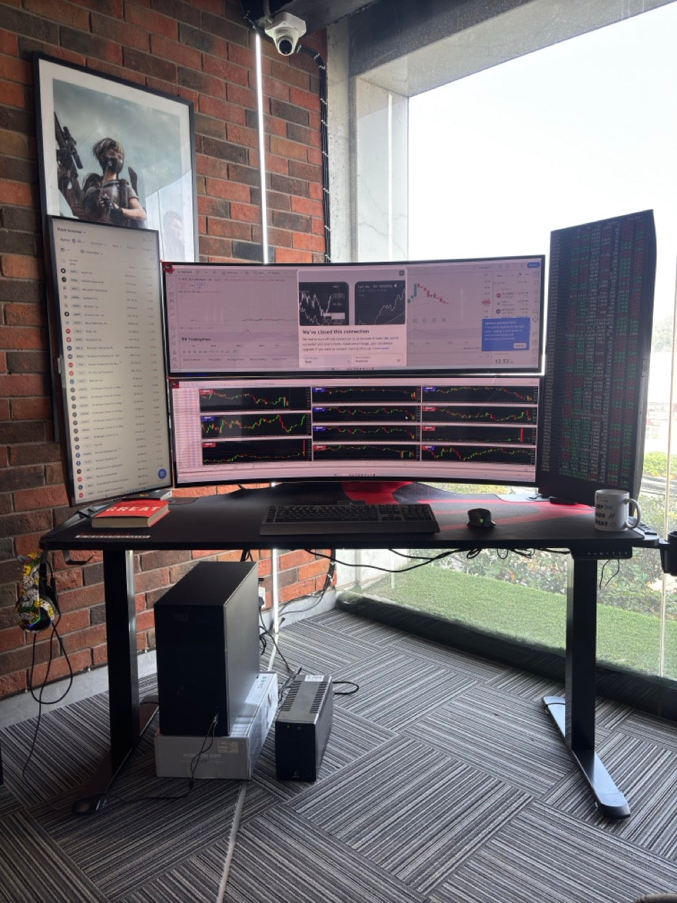 Hiper Elegant Trading Setup - High Performance PC with 4 Monitors Setup